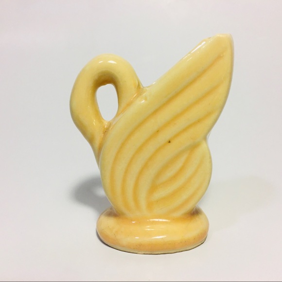 Vintage USA Pottery Very Small Swan Bud Vase - Picture 1 of 4